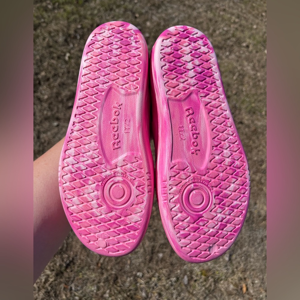 NWT Reebok Classic Mold Kids Little Girl Slip On Shoes Size 2 in Pink - Picture 4 of 11
